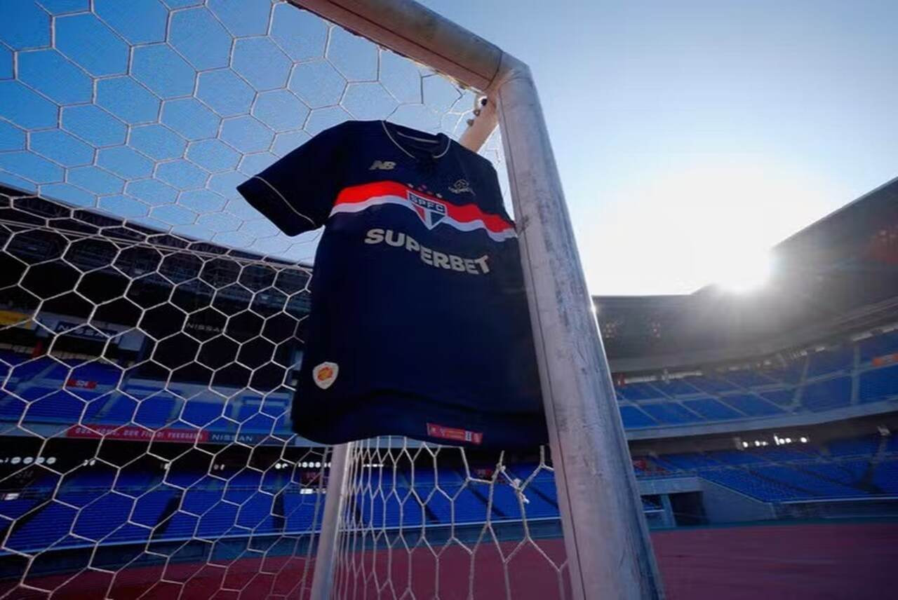 Imagem da noticia São Paulo lança terceiro uniforme inspirado em Ceni no Mundial de 2005