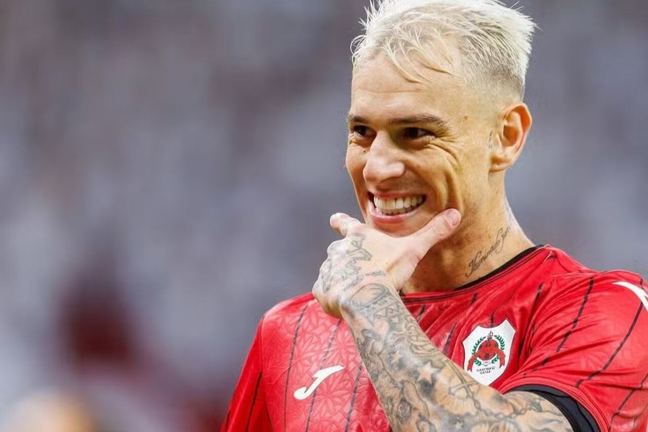 Imagem da noticia Após desistência do Grêmio, Róger Guedes brilha em jogo do Al-Rayyan