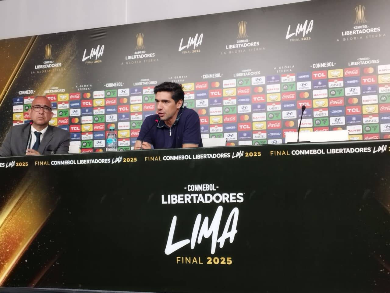 Imagem da noticia Abel vê resultado justo na final da Libertadores: "Flamengo foi melhor"