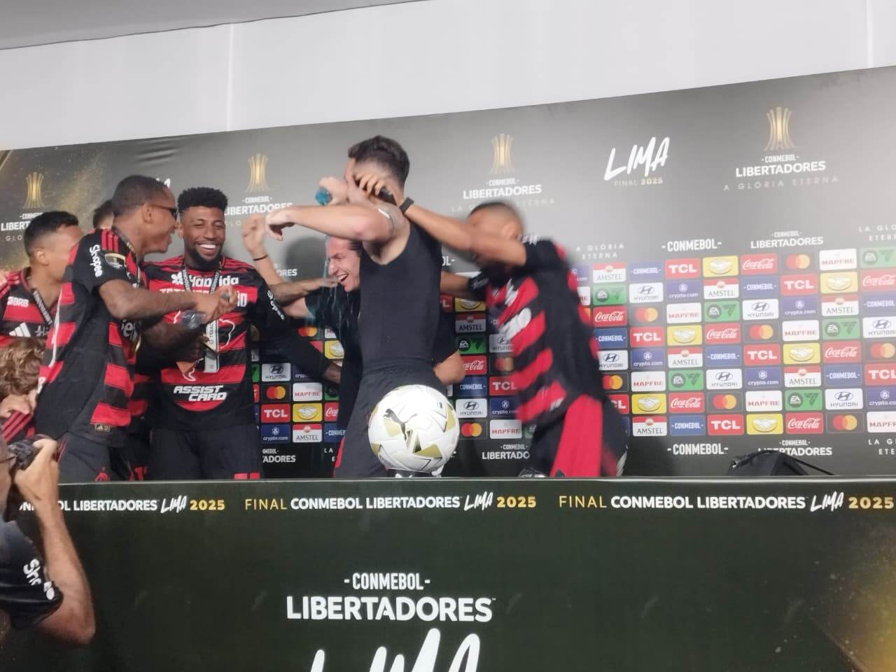 Imagem da noticia Filipe Luís, do Flamengo, revela estratégia utilizada para vencer o Palmeiras