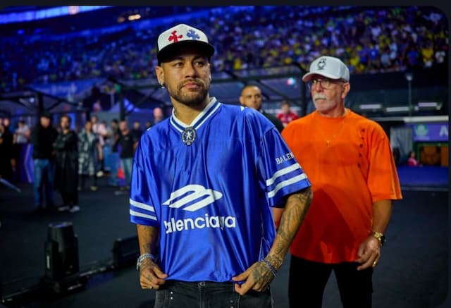 "Acabando com o espetáculo": Neymar reage a cartão em clássico e mira regra da CBF "Acabando com o espetáculo": Neymar reage a cartão em clássico e mira regra da CBF