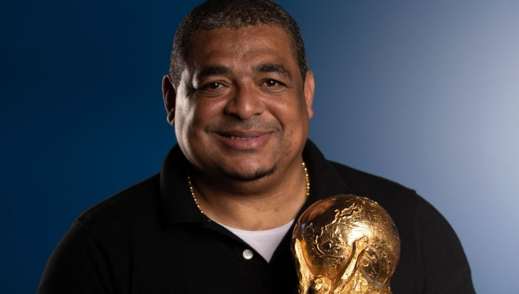 Imagem da noticia Vampeta elege os cinco maiores jogadores da seleção e surpreende