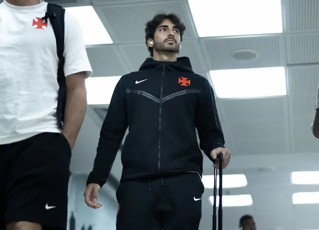 JP pede desculpas por expulsão pelo Vasco, mas dispara contra arbitragem JP pede desculpas por expulsão pelo Vasco, mas dispara contra arbitragem