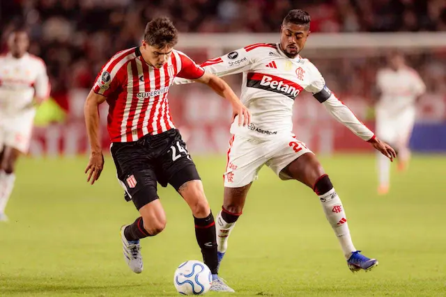 Em jogo intenso, Flamengo empata na Argentina com o Estudiantes Em jogo intenso, Flamengo empata na Argentina com o Estudiantes