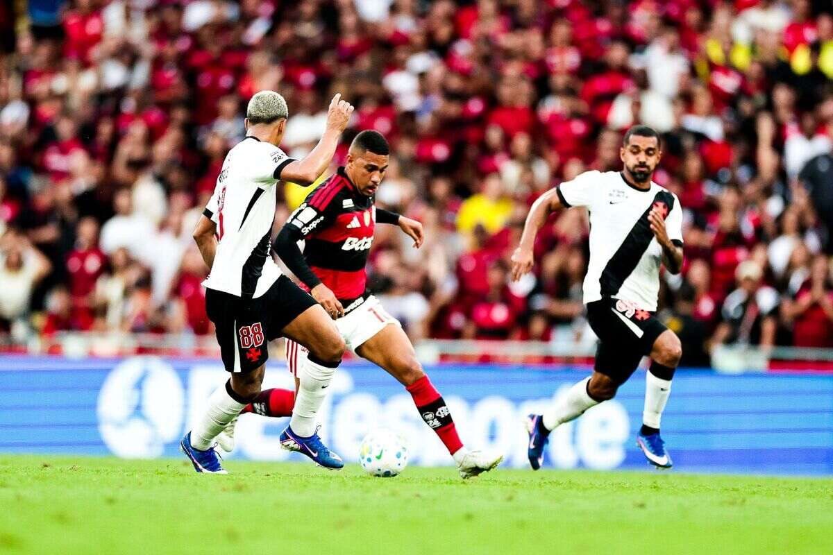 Imagem da noticia Com lei do ex e Ancelotti no Maracanã, Vasco arranca empate no fim com o Flamengo