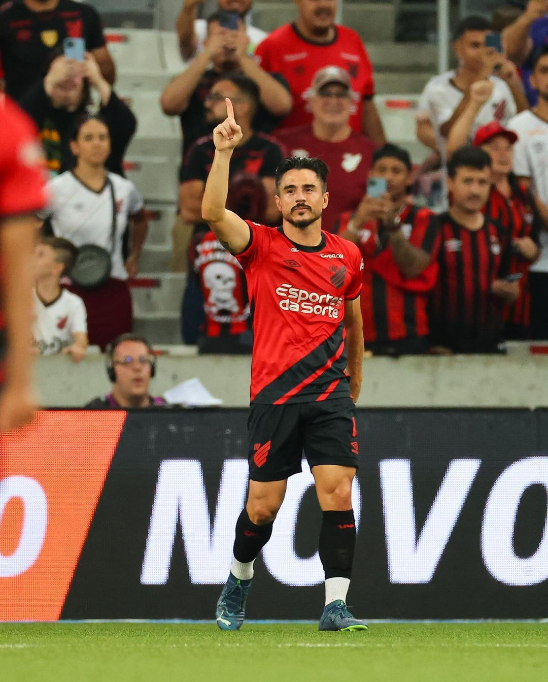 Imagem da noticia Santos anuncia contratação do atacante Willian Bigode