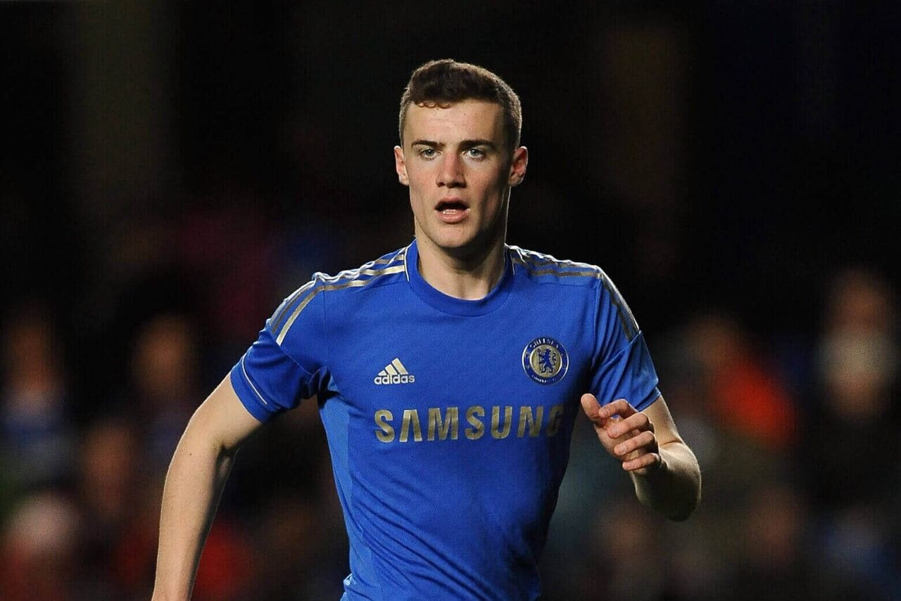 Imagem da noticia Ex-jogador do Chelsea é esfaqueado em Paris e está na UTI