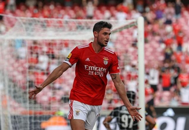 Imagem da noticia Luisão elogia jogador ucraniano do Benfica: "Profissional exemplar"