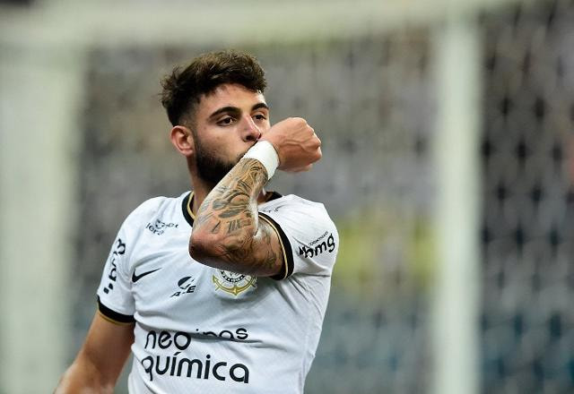 Imagem da noticia Yuri Alberto brilha, Corinthians goleia Atlético-GO e pegará o Flu na semi