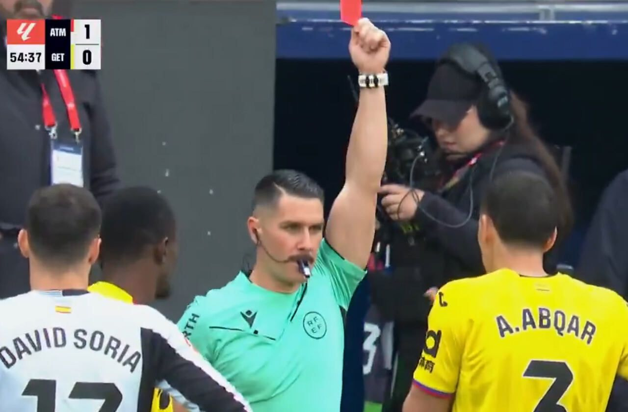 Imagem da noticia Defensor do Getafe é expulso pegar em partes íntimasdo adversário