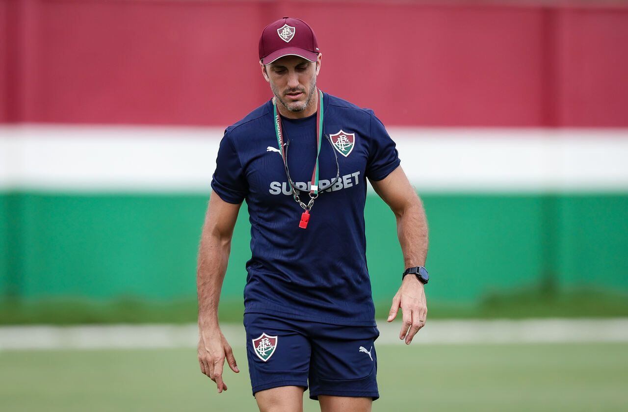 Imagem da noticia Zubeldía passará por procedimento cardiovascular