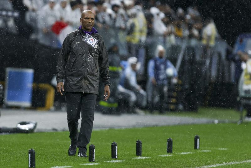 Imagem da noticia Após goleada para o Flamengo, Orlando Ribeiro se despede do Corinthians e projeta novo ciclo com Dorival Júnior