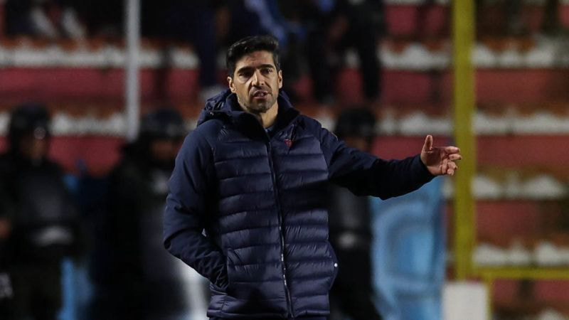 Imagem da noticia Abel Ferreira esfria elogios e teme novas lesões no Palmeiras: ‘Agora é rezar’