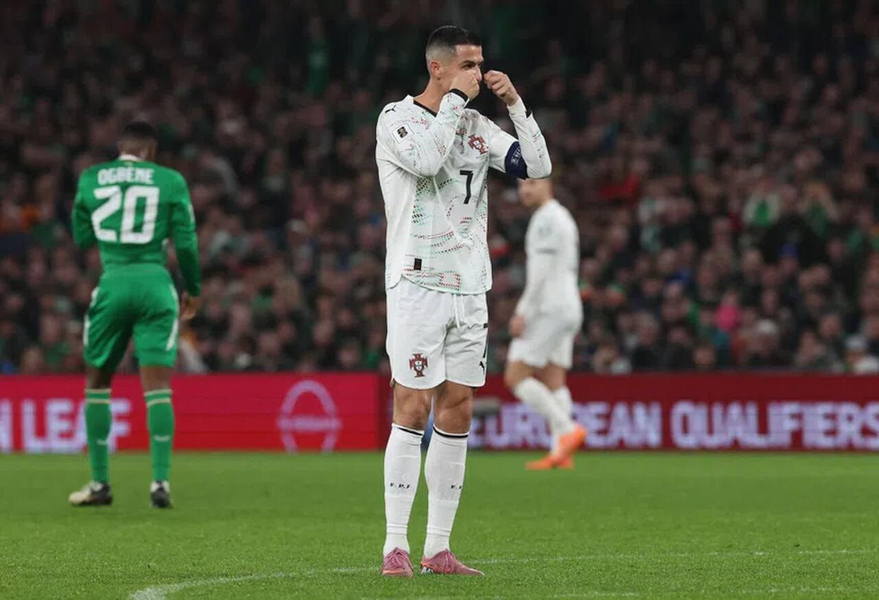 Imagem da noticia Jornal português detona Cristiano Ronaldo após expulsão: "Devia ter vergonha"