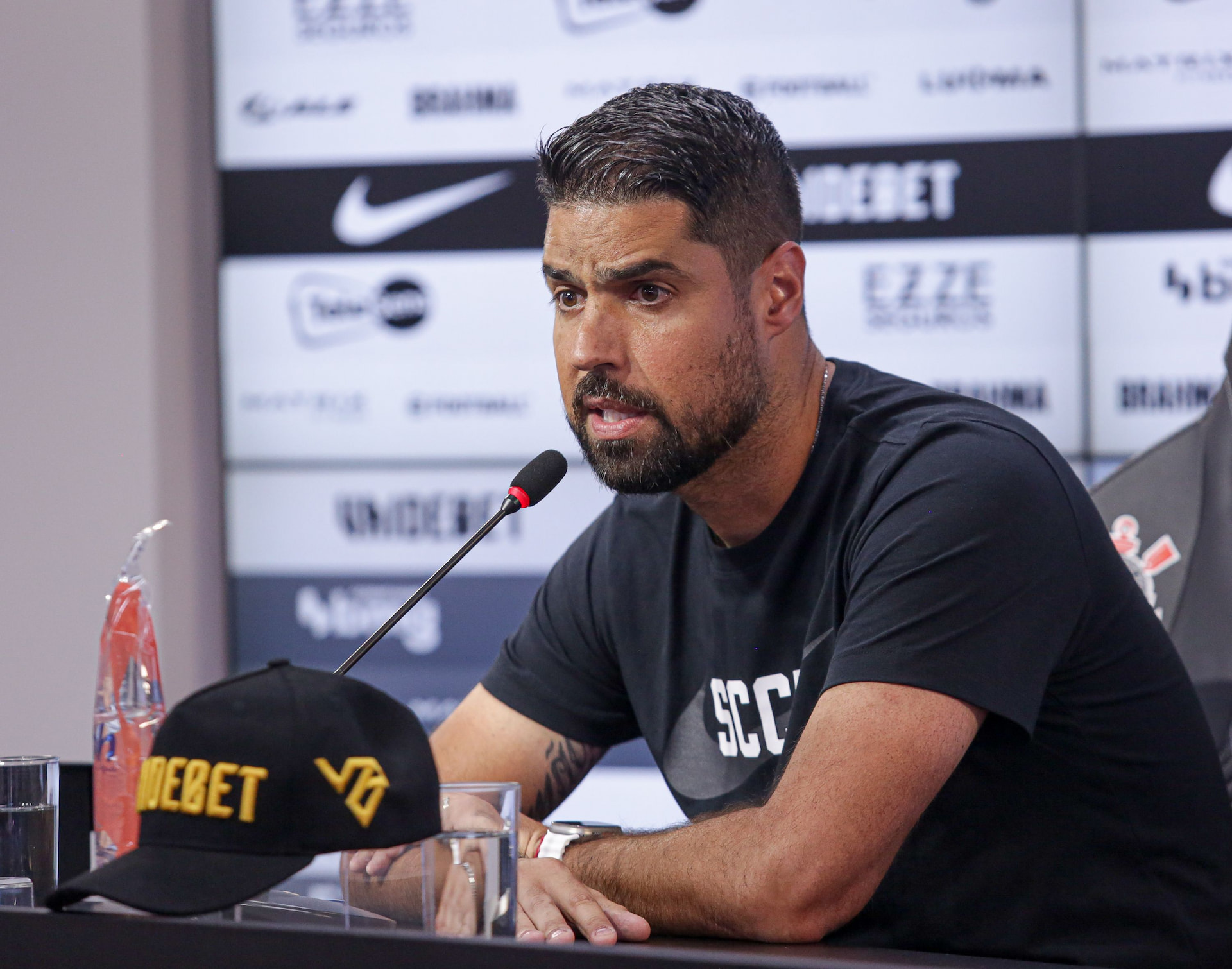 Imagem da noticia António Oliveira: "Se eu quisesse zona de conforto, tinha ficado onde estava"