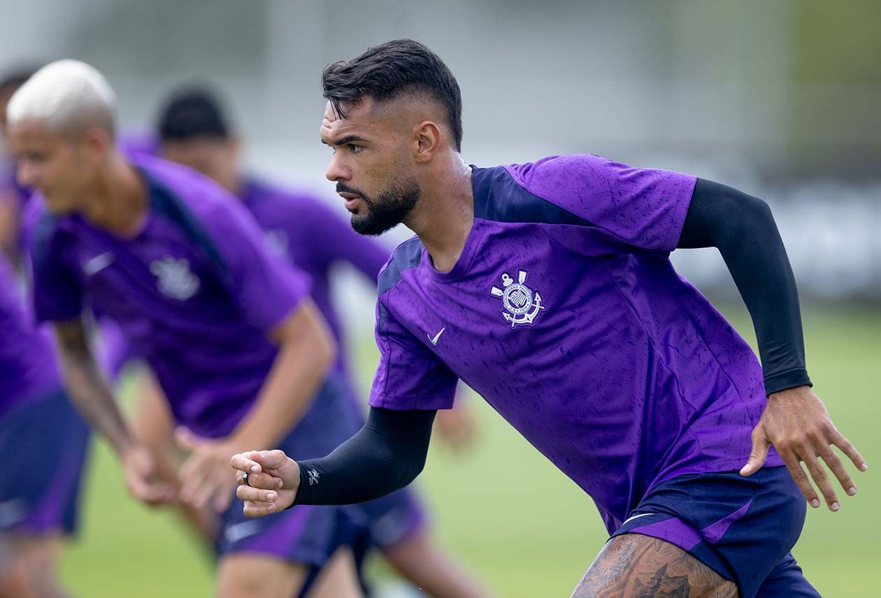 Imagem da noticia Raniele vira dúvida no Corinthians às vésperas da semifinal da Copa do Brasil