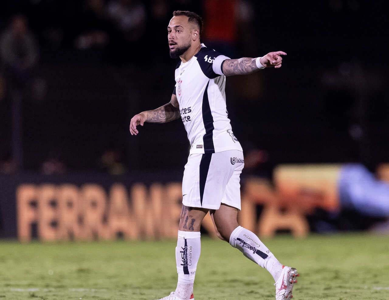 Imagem da noticia Maycon lamenta desatenção do Corinthians em derrota