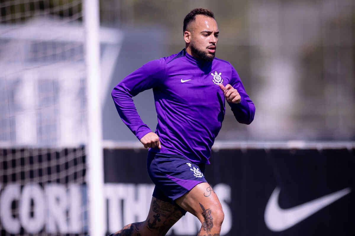Imagem da noticia Corinthians treina, e Maycon inicia transição física após lesão