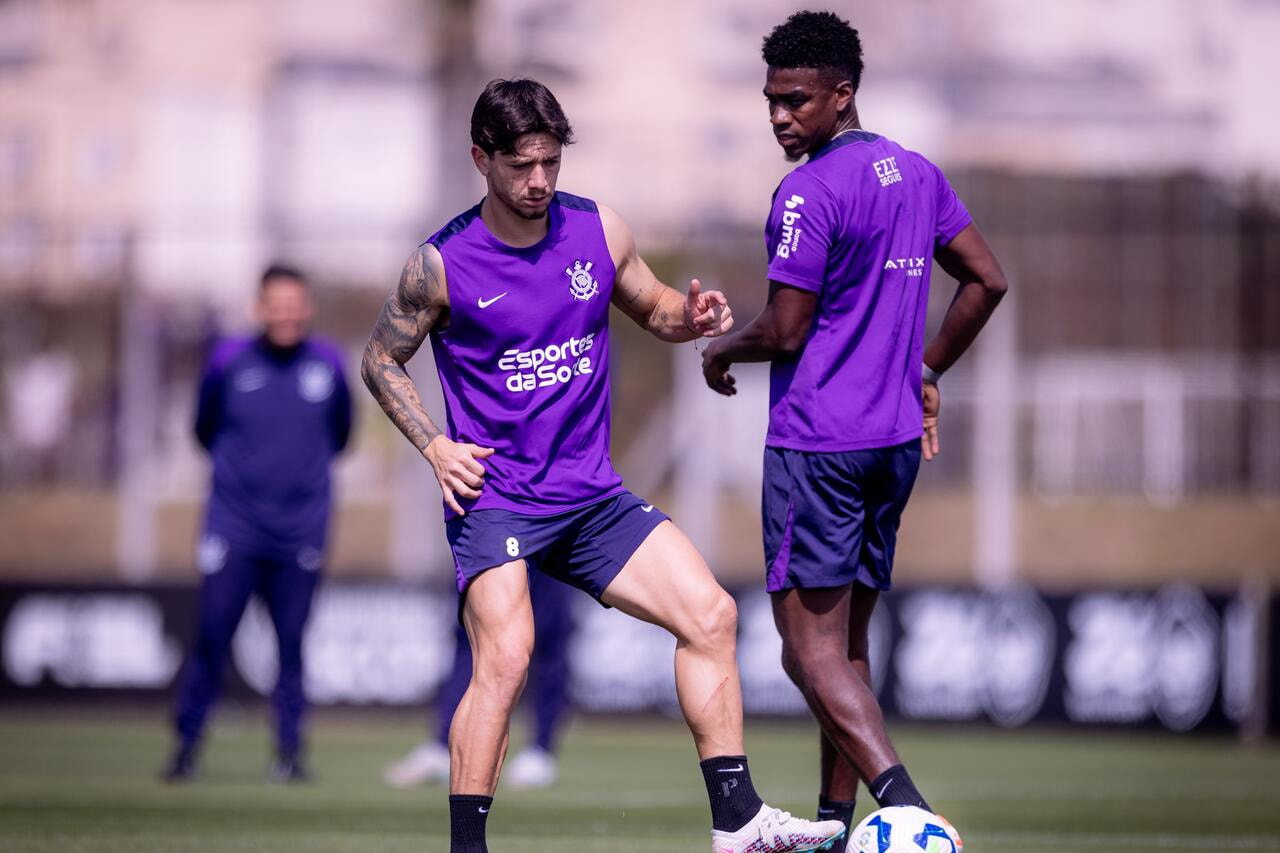 Imagem da noticia Dorival divide elenco em dois e trabalha bola parada em treino do Corinthians