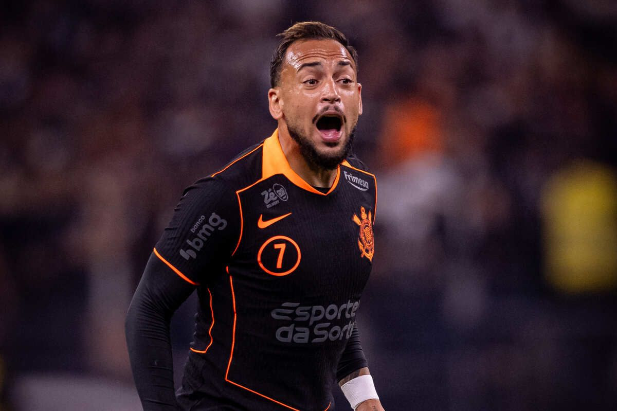 Imagem da noticia Maycon celebra gol, mas não garante permanência no Corinthians
