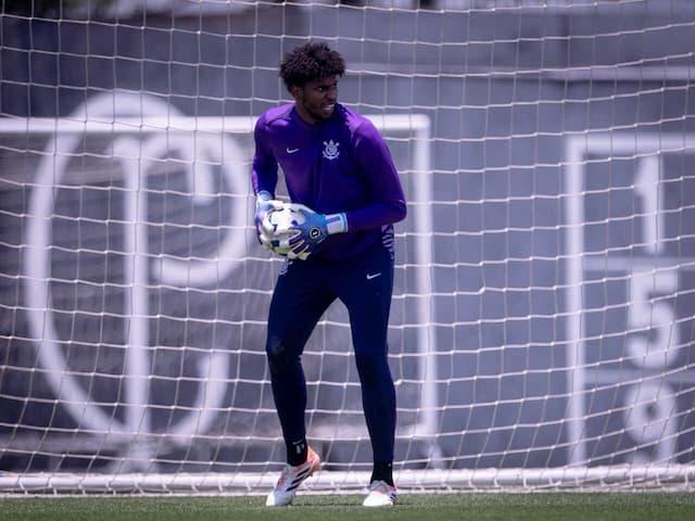 Hugo Souza e Maycon treinam e podem reforçar o Corinthians no Majestoso Hugo Souza e Maycon treinam e podem reforçar o Corinthians no Majestoso