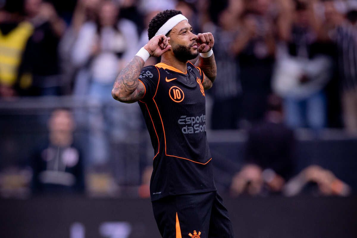Imagem da noticia Memphis Depay despista sobre renovação e diz que Corinthians "precisa de mudanças"
