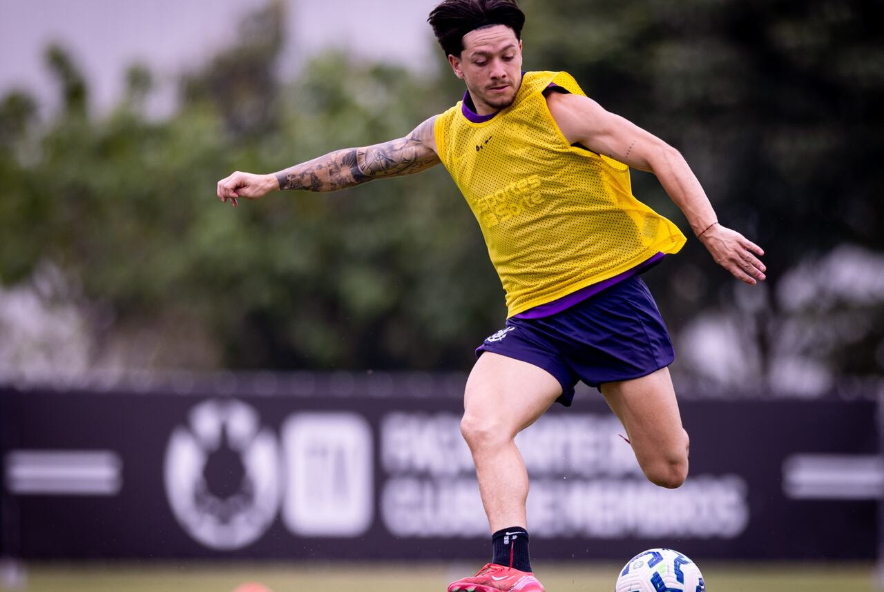 Imagem da noticia Jogadores do Corinthians fazem treino técnico no CT sem Hugo Souza