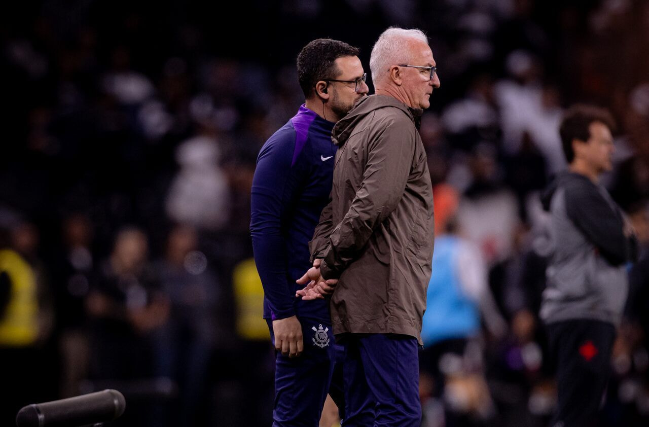 Imagem da noticia Dorival aponta dificuldades do jogo de ida: "Não conseguimos encontrar espaços"