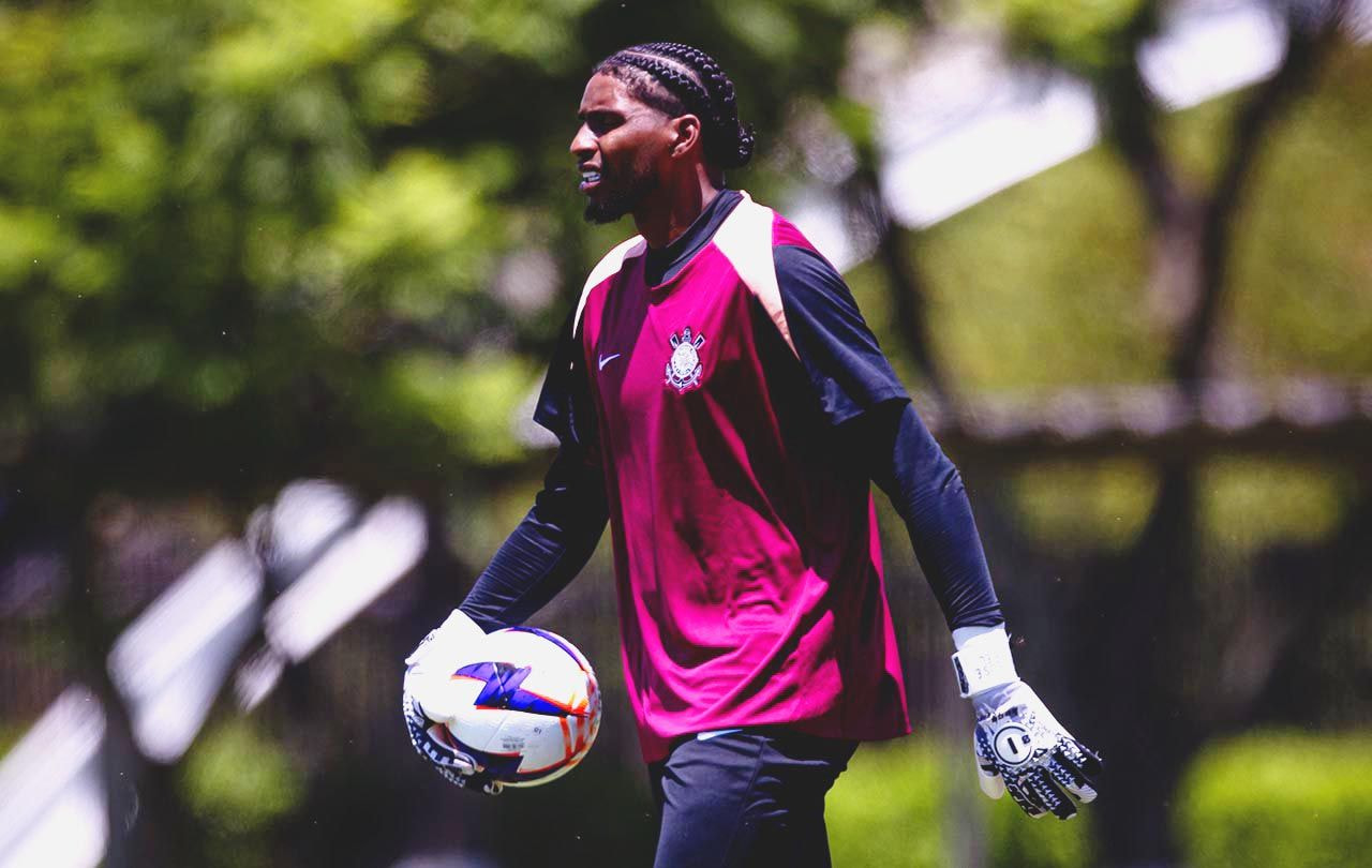 Imagem da noticia Hugo Souza fica de fora de treino do Corinthians e pode ser baixa contra o Bragantino