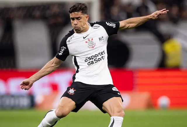Gabriel Paulista faz alerta após derrota do Corinthians: "Precisamos melhorar muito" Gabriel Paulista faz alerta após derrota do Corinthians: "Precisamos melhorar muito"