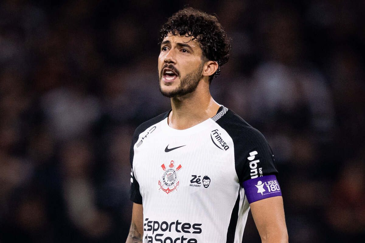 Imagem da noticia Gustavo Henrique reclama de arbitragem e cobra melhora do Corinthians