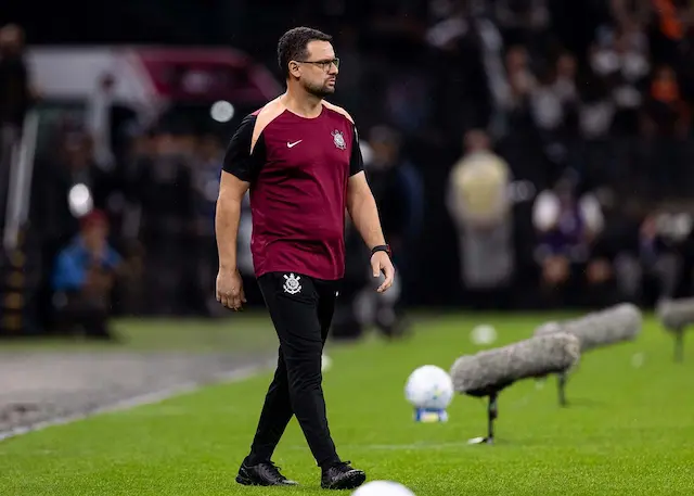 Lucas Silvestre é sincero sobre derrota do Corinthians: "Pior que hoje não tem como ser" Lucas Silvestre é sincero sobre derrota do Corinthians: "Pior que hoje não tem como ser"