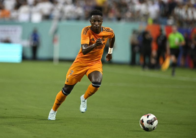 Imagem da noticia Al-Ahli atrai Vini com oferta bilionária e promessa de recorde no futebol