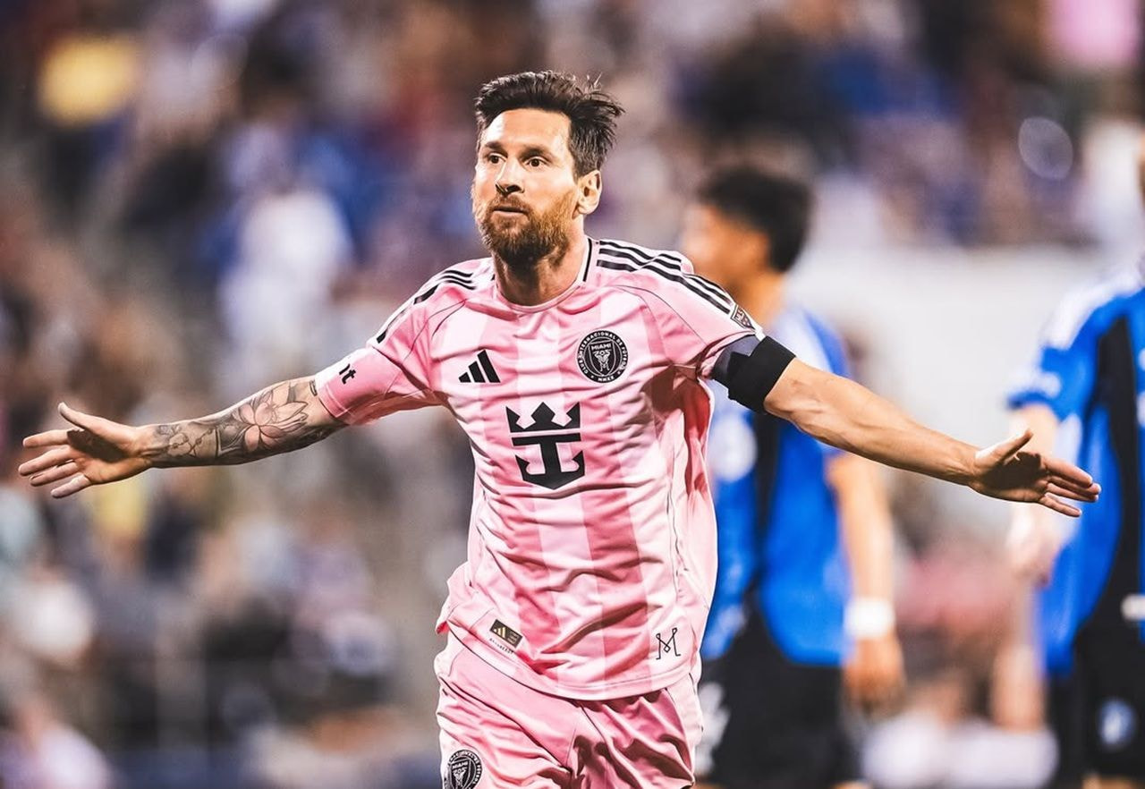 Imagem da noticia Messi na mira: Al Ahli tenta astro argentino e pode reacender duelo com Cristiano Ronaldo