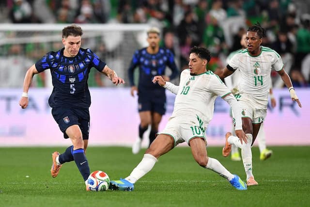 Argélia e Uruguai empatam em amistoso na Itália Argélia e Uruguai empatam em amistoso na Itália