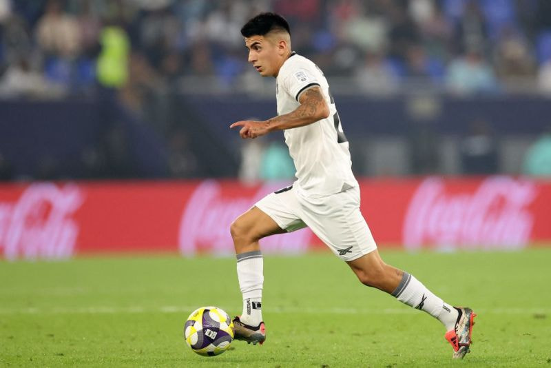 Imagem da noticia Almada confirma saída do Botafogo para o Lyon: “Tudo acertado para ficar seis meses”