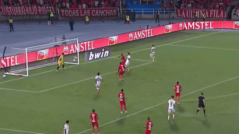 Imagem da noticia Everaldo perde gol feito no primeiro minuto do segundo tempo