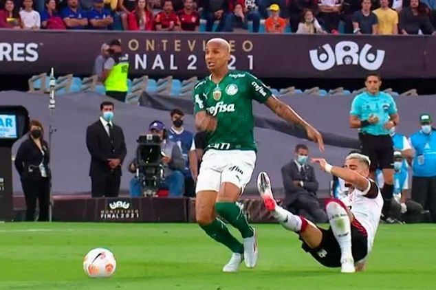 Imagem da noticia Andreas diz que precisou de carro blindado após falha na final da Libertadores