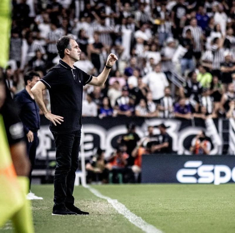 Imagem da noticia Após derrota no Brasileirão, Léo Condé comenta desfalques do Ceará: “Fatalidade”