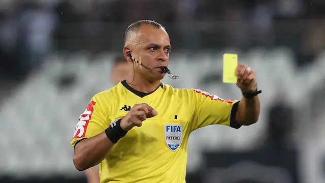 Fifa aprova mudança e cartões serão zerados em dois momentos na Copa Fifa aprova mudança e cartões serão zerados em dois momentos na Copa