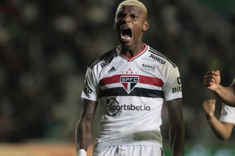 Imagem da noticia Arboleda vira alvo e pode deixar o São Paulo em 2025