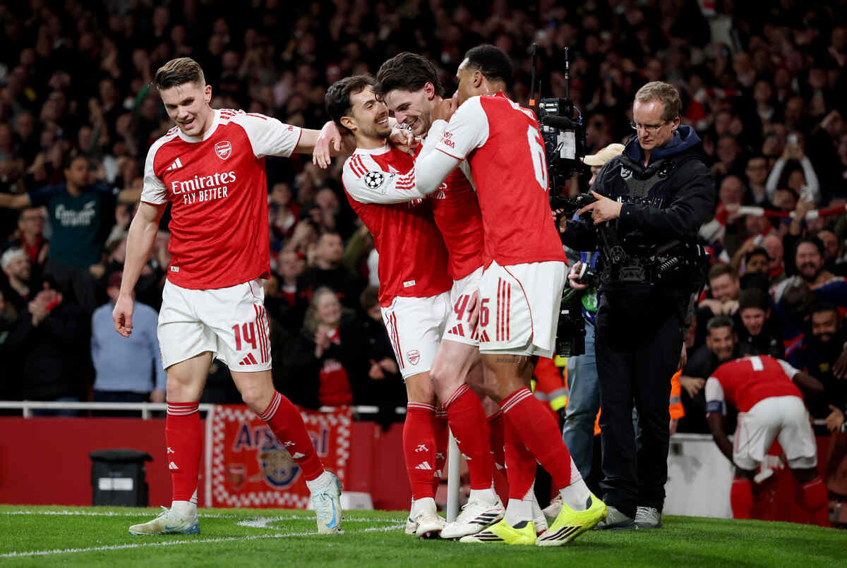 Imagem da noticia Com golaços, Arsenal vence Leverkusen e vai às quartas da Champions