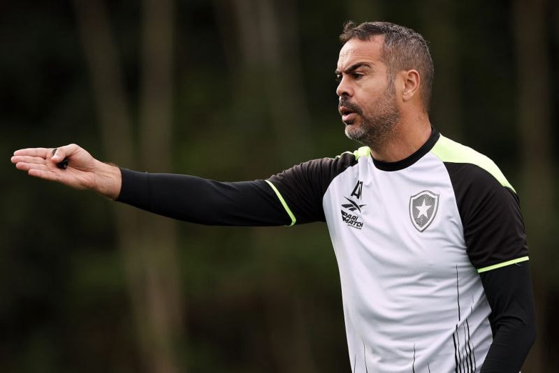 Imagem da noticia Artur Jorge vive pior sequência na temporada no comando do Botafogo