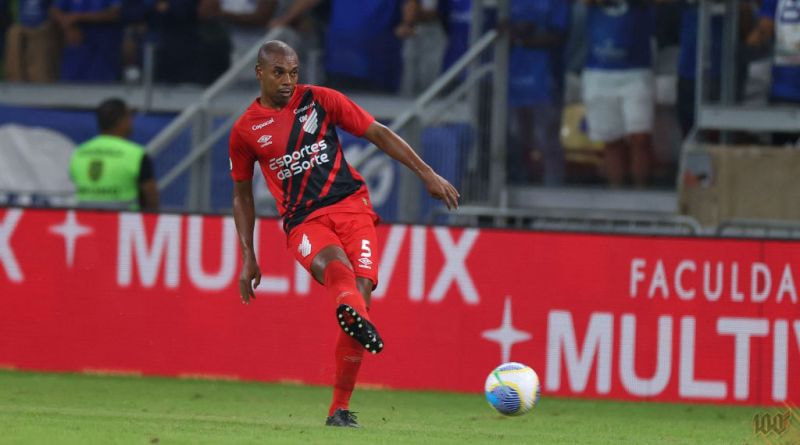 Imagem da noticia Athletico confirma retorno de Fernandinho para enfrentar o Cruzeiro