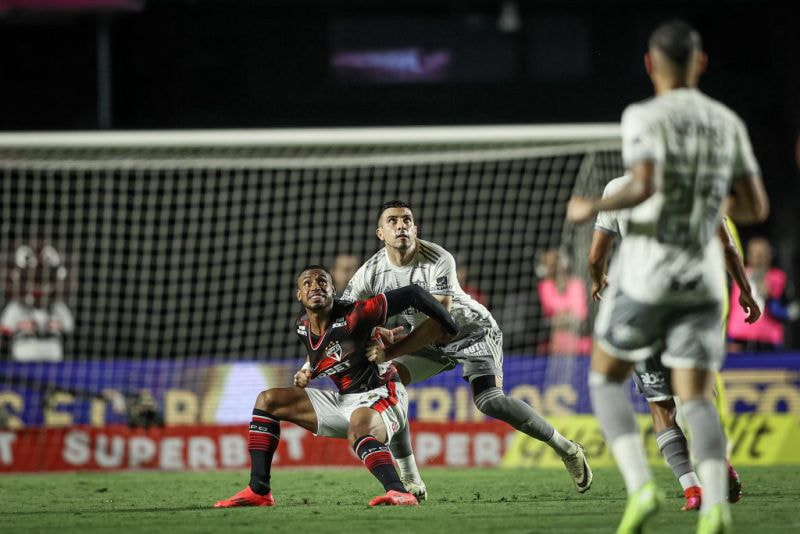 Imagem da noticia Atlético-MG sofre com bolas cruzadas em empate contra o São Paulo e acende alerta para a Libertadores