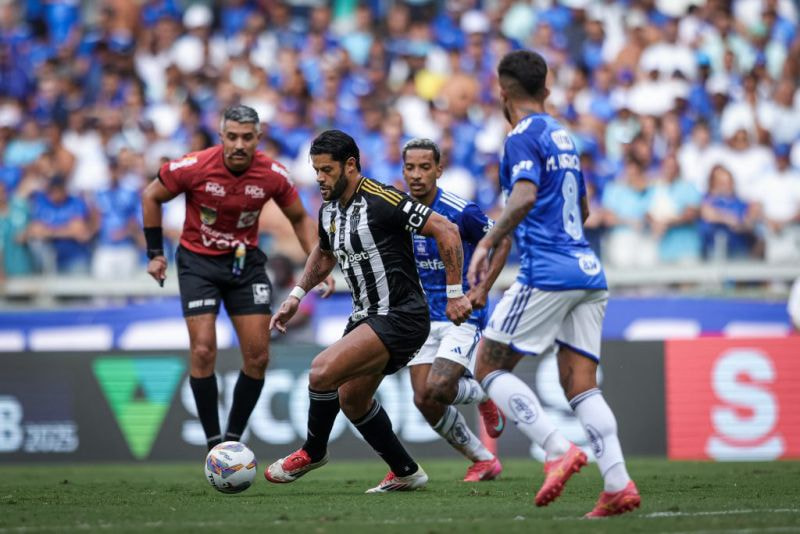 Imagem da noticia Atlético-MG vence o Cruzeiro em jogo com expulsão de Gabigol