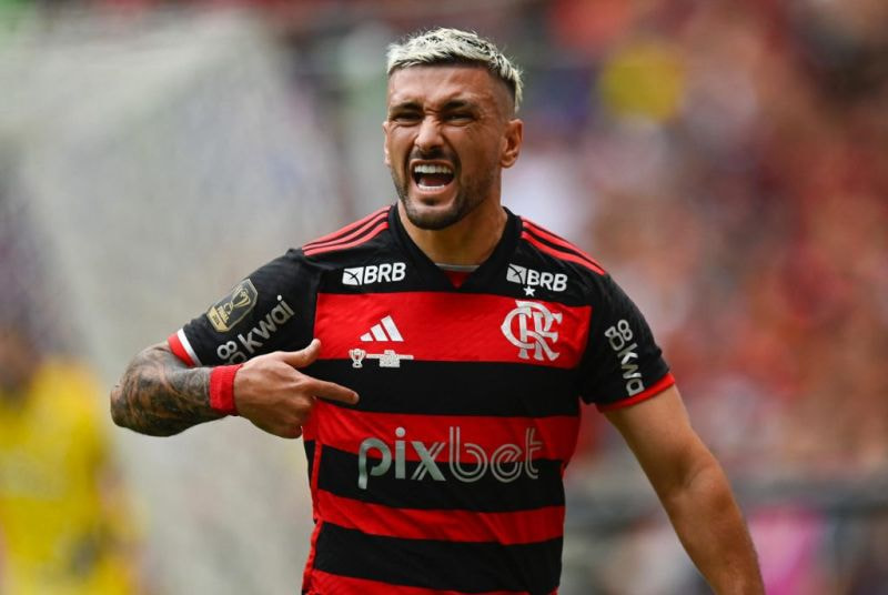 Imagem da noticia Bap critica a demora para o Flamengo dar a camisa 10 a Arrascaeta: “Queimaram dinheiro”