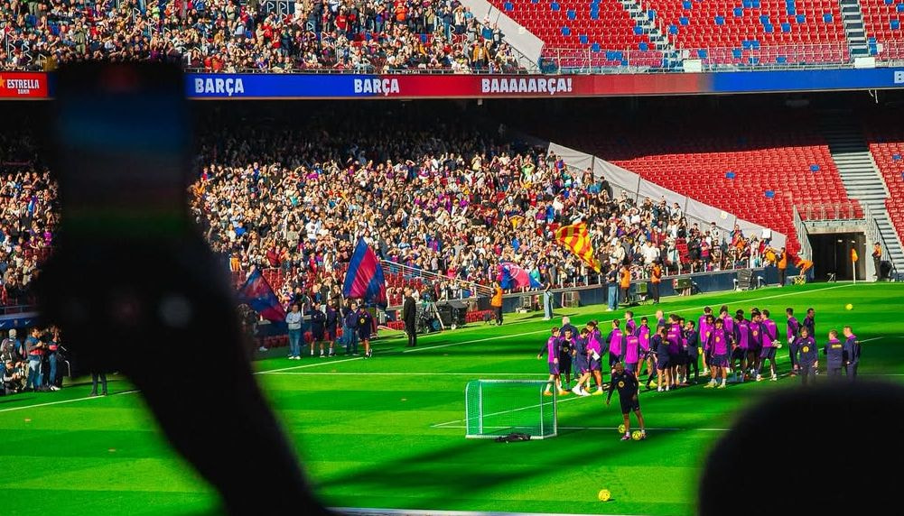 Imagem da noticia Barcelona abre treino para 23 mil pessoas no novo Camp Nou