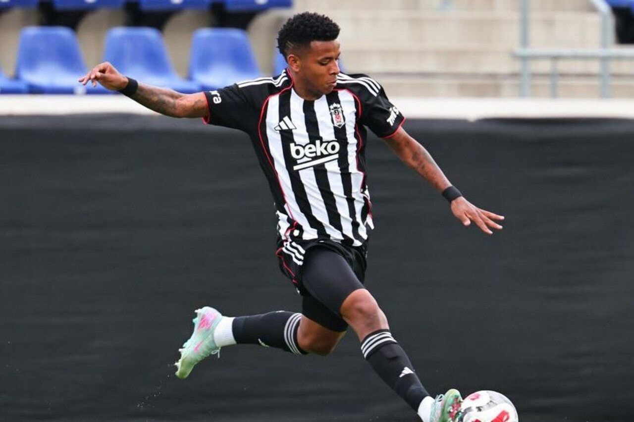 Imagem da noticia Cruzeiro aumenta proposta por atacante do Besiktas