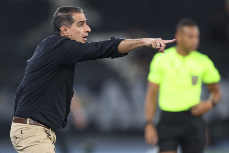 Imagem da noticia Botafogo goleia o Capital-DF e Renato Paiva elogia postura do elenco